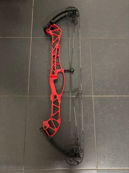 Hoyt Concept X 40 Compound Bow RH Red Flare 50-60 lbs - NEW