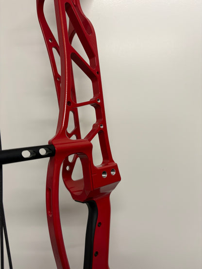 Hoyt Concept X 40 Compound Bow RH Red Flare 50-60 lbs - NEW