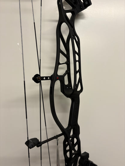 Hoyt Concept X 37 Compound Bow LH Black Out 50-60 lbs