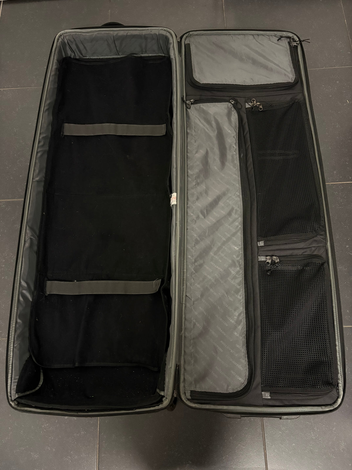 Easton Bowtruk Travel Case Compound Bow Case 4716 - Used