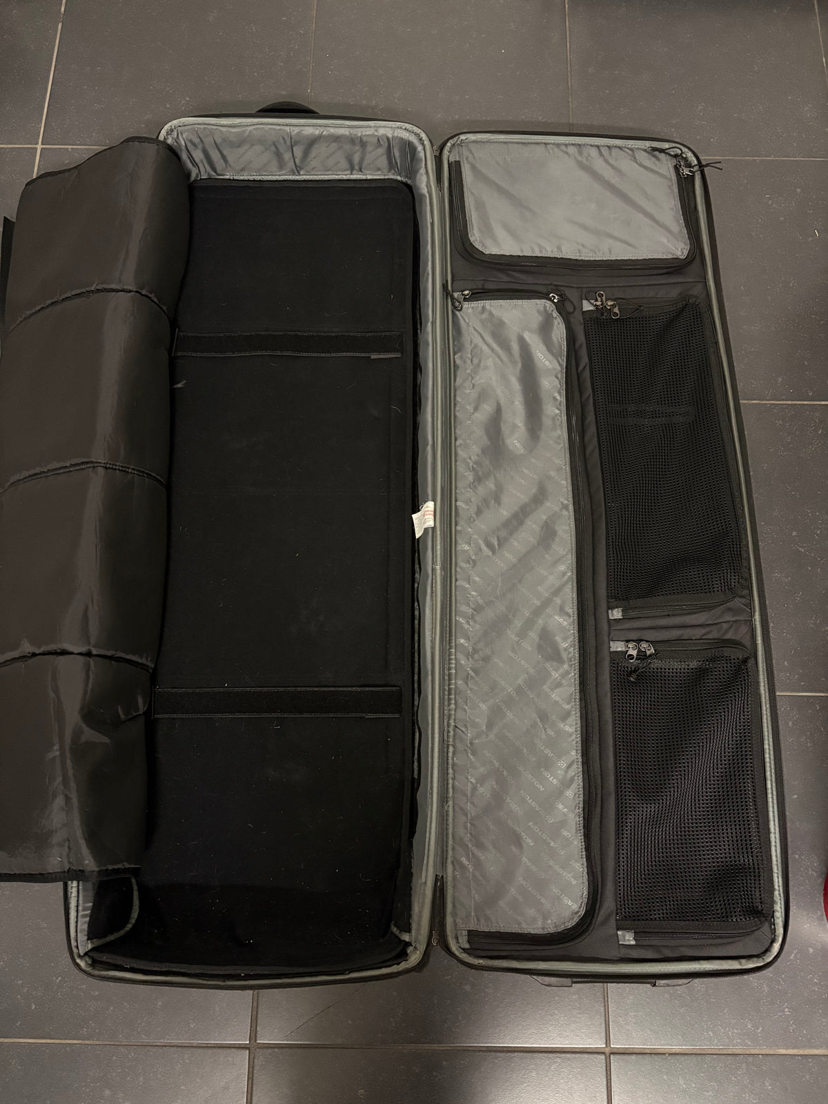 Easton Bowtruk Travel Case Compound Bow Case 4716 - Used