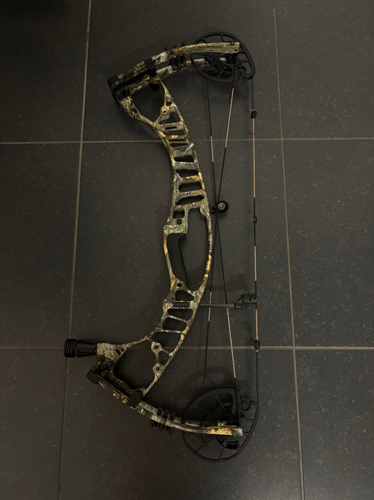 Hoyt VTM 31 Compound Bow RH Realtree 50-60 lbs - Show Model (#1.1)