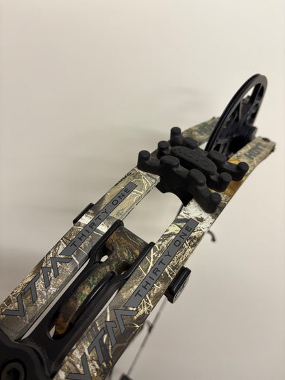 Hoyt VTM 31 Compound Bow RH Realtree 50-60 lbs - Show Model (#1.1)