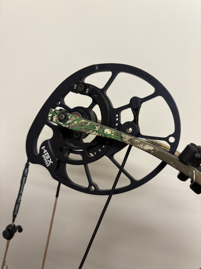 Hoyt VTM 31 Compound Bow RH Realtree 50-60 lbs - Show Model (#1.1)