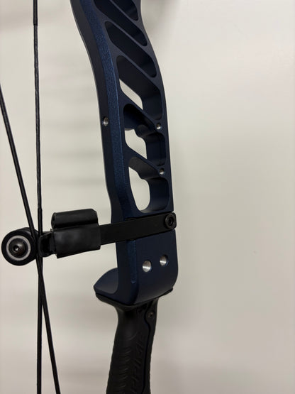 Prime Revex 6 Compound Bow RH Midnight Blue 40-50 lbs - NEW