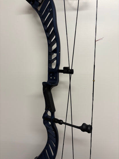 Prime Revex 6 Compound Bow RH Midnight Blue 40-50 lbs - NEW