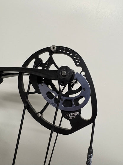 Hoyt Proforce Compound Bow LH Rally Green Hyper ZT #2 50-60 lbs - Show Model