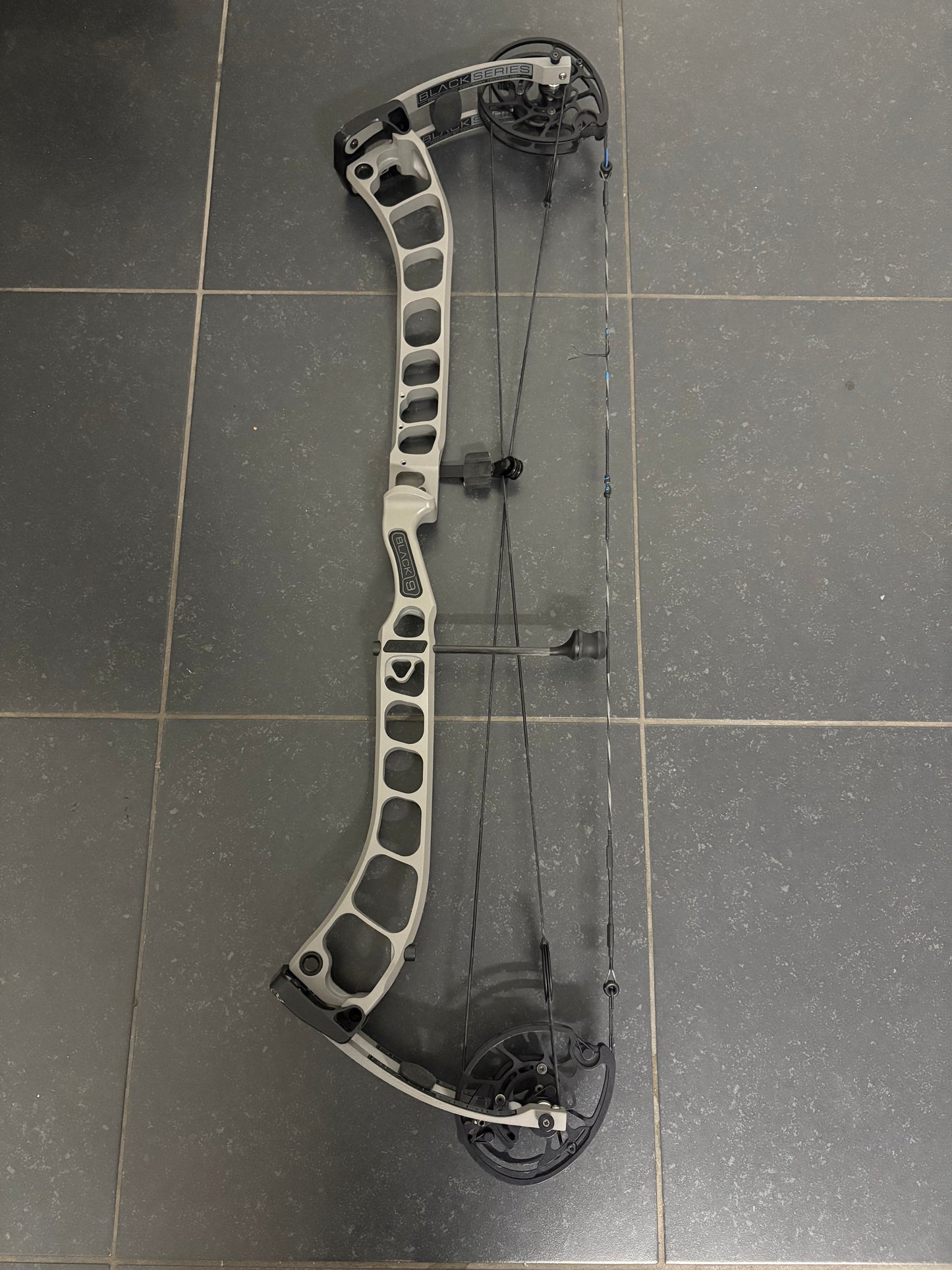 Prime Black 9 Compound Bow RH Boulder Grey 50-60 lbs - Used
