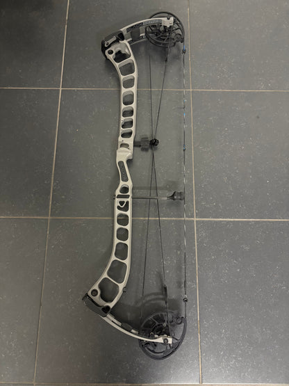Prime Black 9 Compound Bow RH Boulder Grey 50-60 lbs - Used