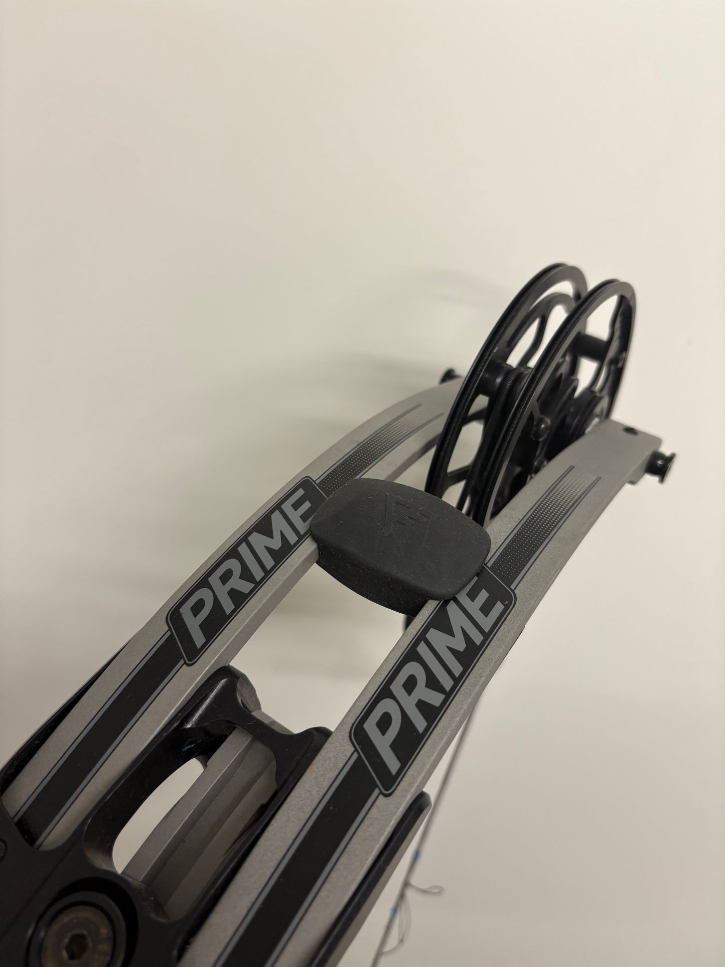 Prime Black 9 Compound Bow RH Boulder Grey 50-60 lbs - Used