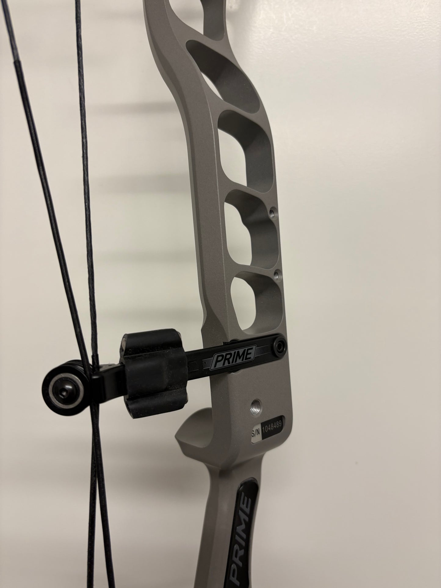Prime Black 9 Compound Bow RH Boulder Grey 50-60 lbs - Used