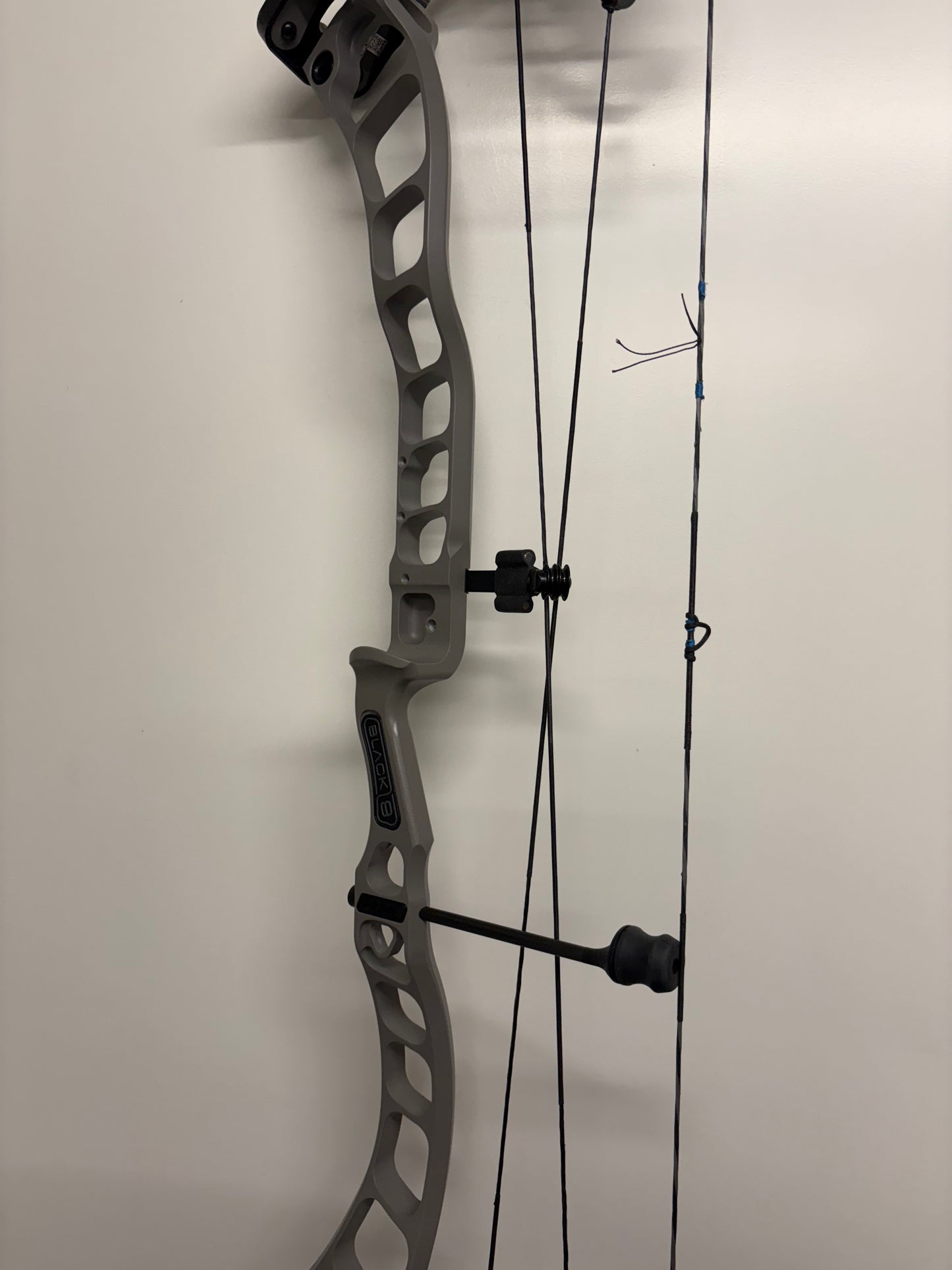 Prime Black 9 Compound Bow RH Boulder Grey 50-60 lbs - Used
