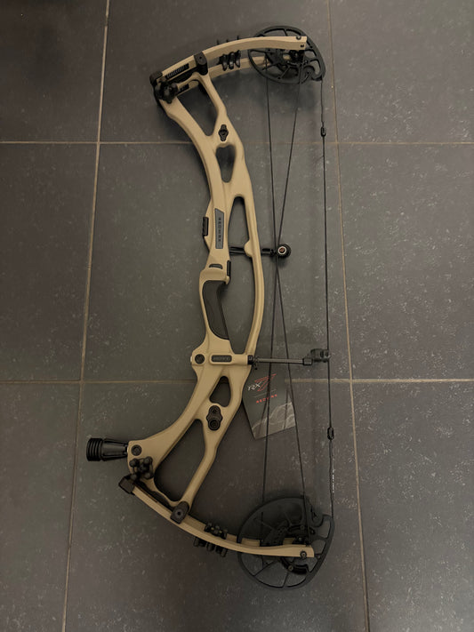 Hoyt Carbon RX7 Ultra Compound Bow RH Buckskin 70-80 lbs - NEW (1.1)