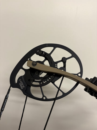 Hoyt Carbon RX7 Ultra Compound Bow RH Buckskin 70-80 lbs - NEW (1.1)