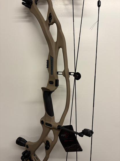 Hoyt Carbon RX7 Ultra Compound Bow RH Buckskin 70-80 lbs - NEW (1.1)