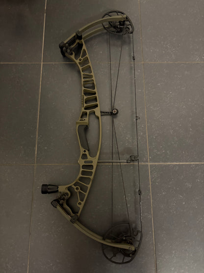 Hoyt Highline Compound Bow RH Wilderness 60-70 lbs - Show Model (1.1)
