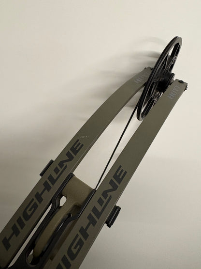 Hoyt Highline Compound Bow RH Wilderness 60-70 lbs - Show Model (1.1)
