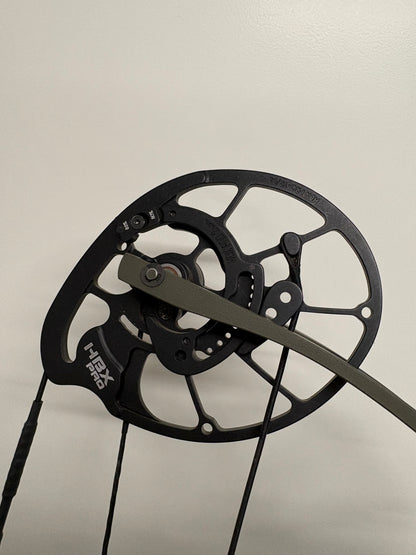 Hoyt Highline Compound Bow RH Wilderness 60-70 lbs - Show Model (1.1)