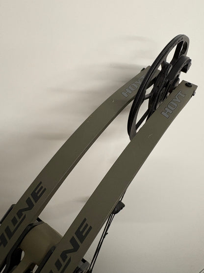 Hoyt Highline Compound Bow RH Wilderness 60-70 lbs - Show Model (1.1)