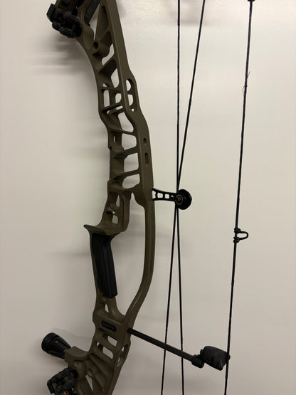 Hoyt Highline Compound Bow RH Wilderness 60-70 lbs - Show Model (1.1)