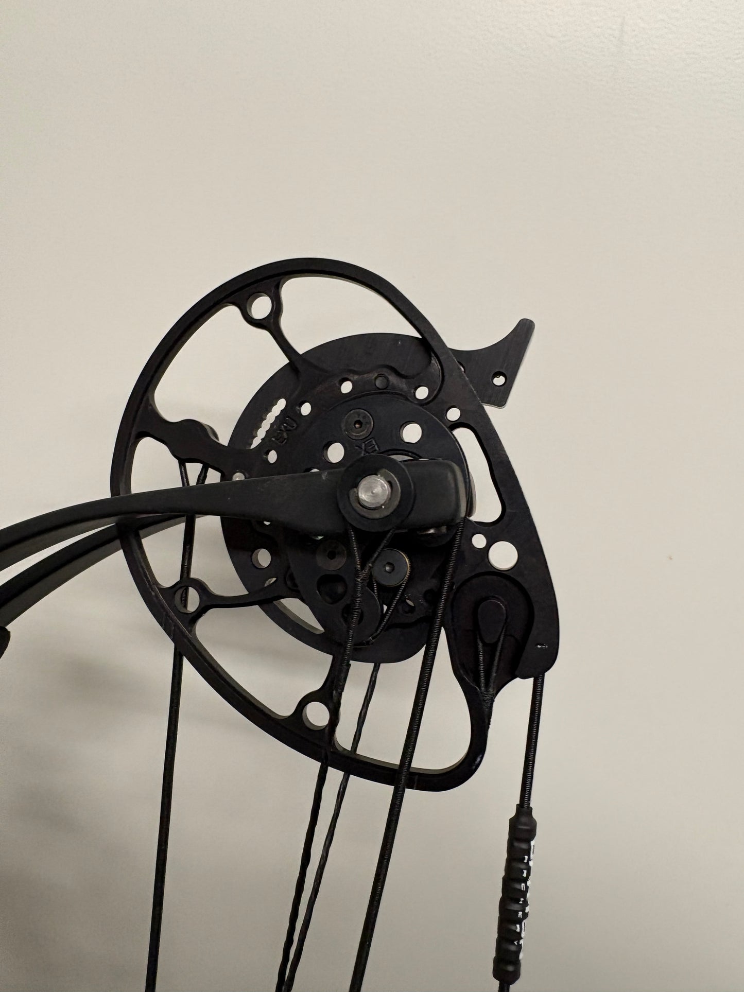 Darton Exodus Compound Bow RH/LH Black 40-50 lbs - Show Model (#1.4)