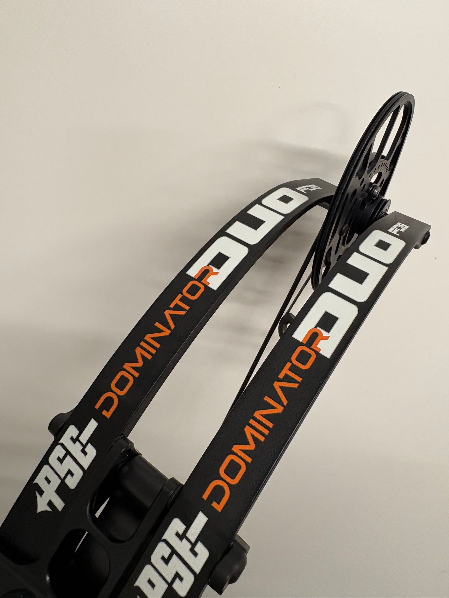 PSE Dominator Duo 35 S2 Compound Bow RH/LH Black 60-70 lbs - NEW