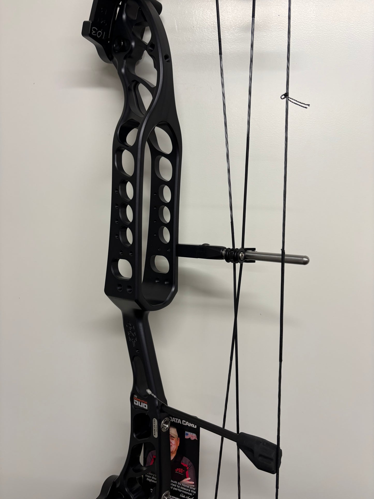 PSE Dominator Duo 35 S2 Compound Bow RH/LH Black 60-70 lbs - NEW