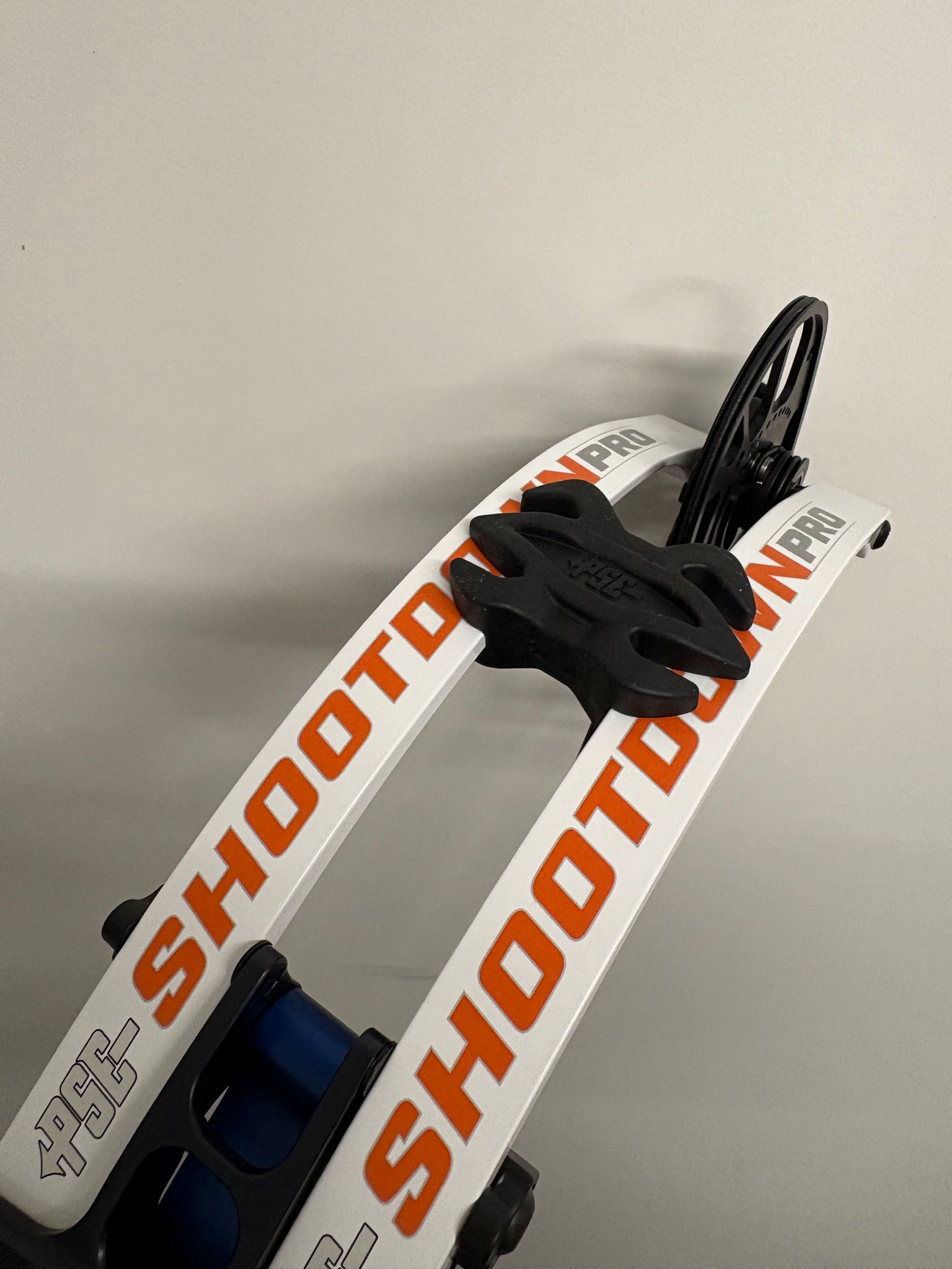 PSE Shootdown Pro M2 Compound Bow RH Navy Blue 50-60 lbs - NEW