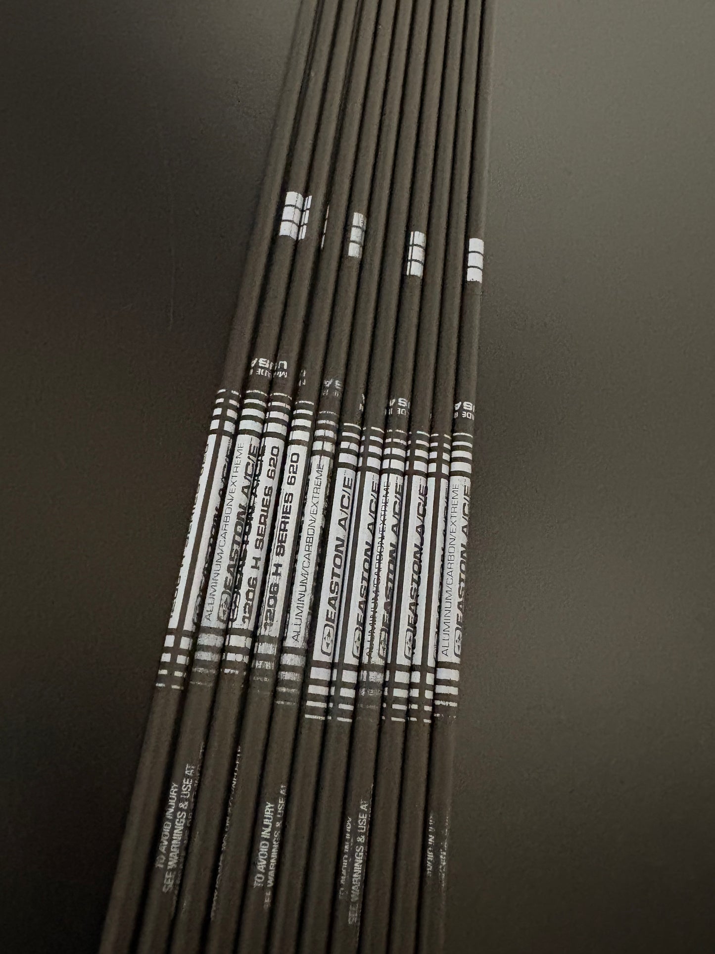 Easton ACE 620 Carbon Arrows 30 inch - Used