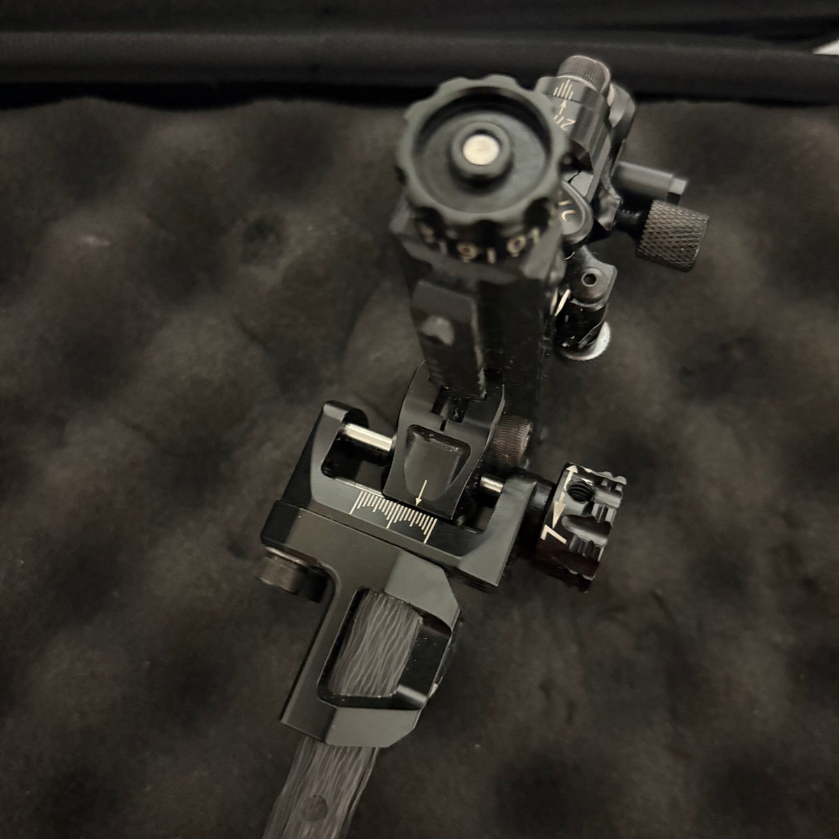 Sure Loc Carbonic Compound Sight RH Black 6'' - Used (#OR63)
