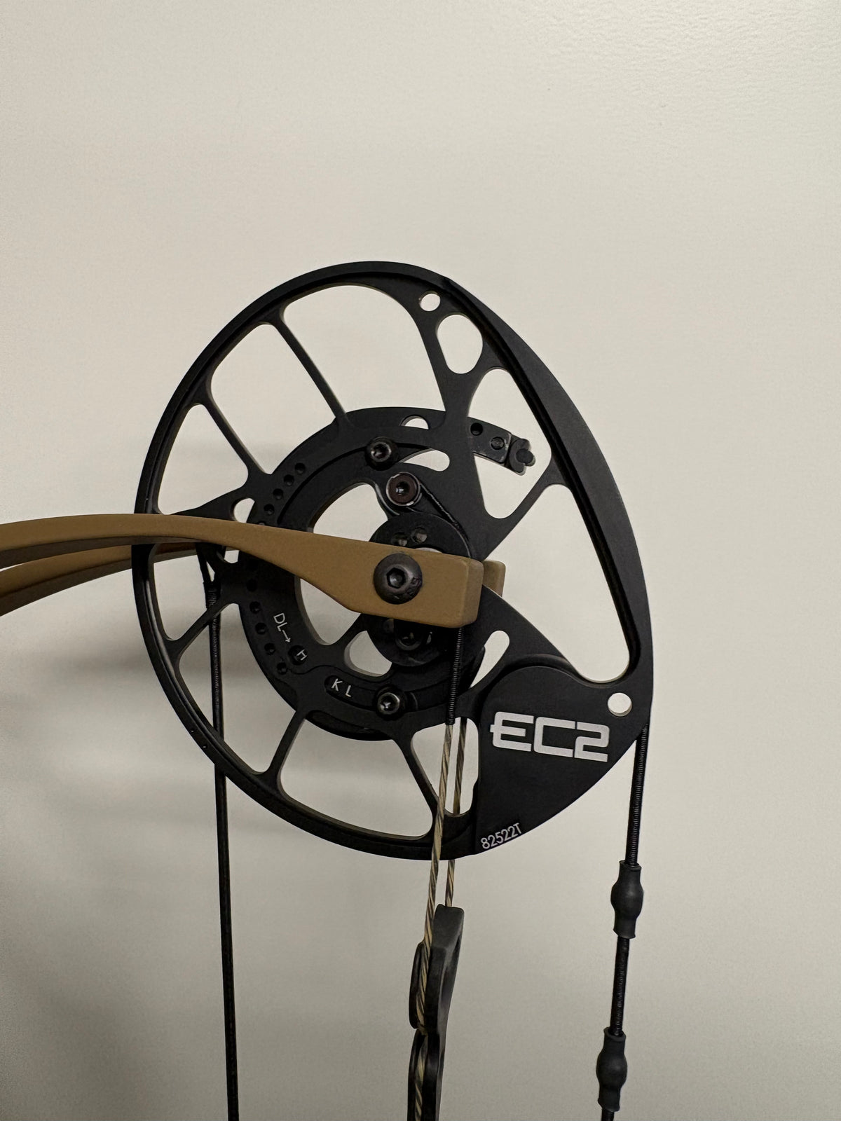 PSE Mach 35 Carbon DS EC2 Compound Bow RH Clay Brown 60-70 lbs - NEW