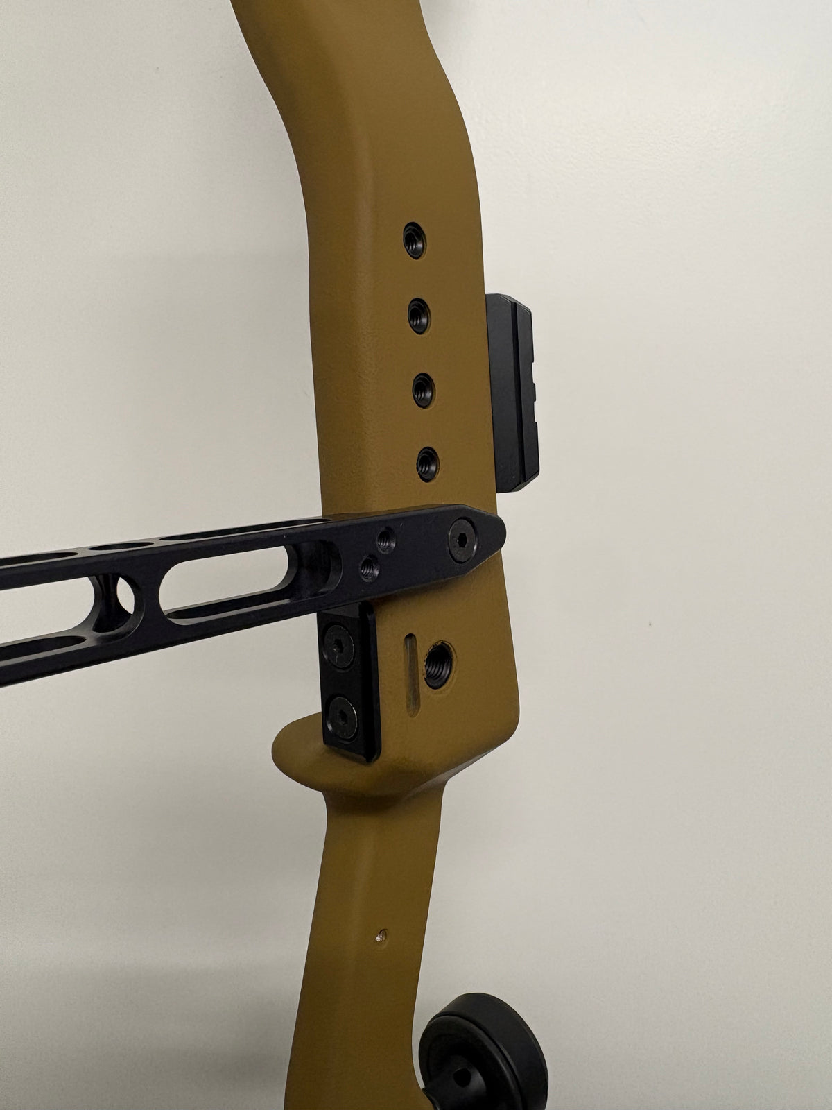 PSE Mach 35 Carbon DS EC2 Compound Bow RH Clay Brown 60-70 lbs - NEW