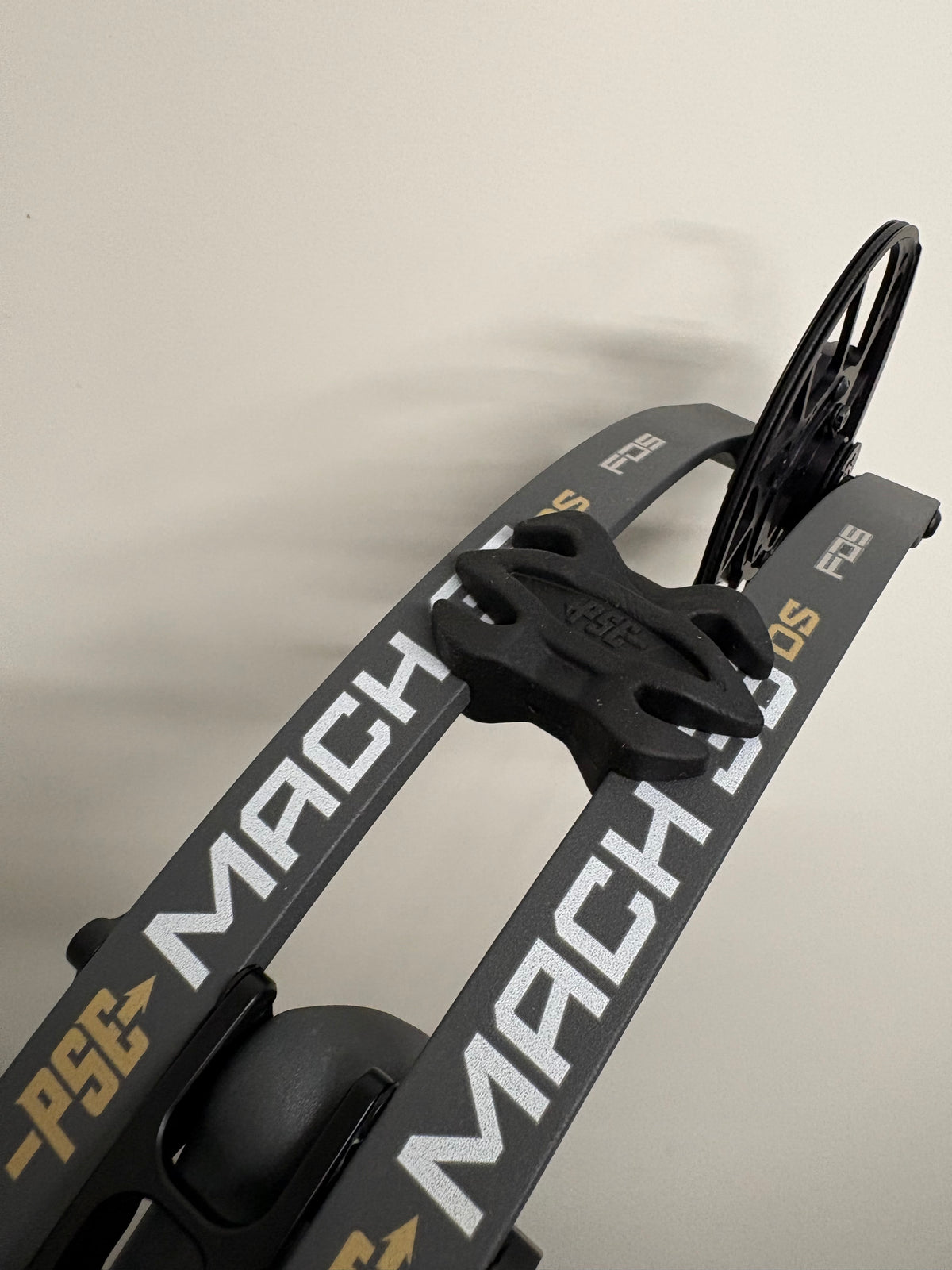 PSE Mach 35 Carbon DS EC2 Compound Bow RH Charcoal 60-70 lbs - NEW