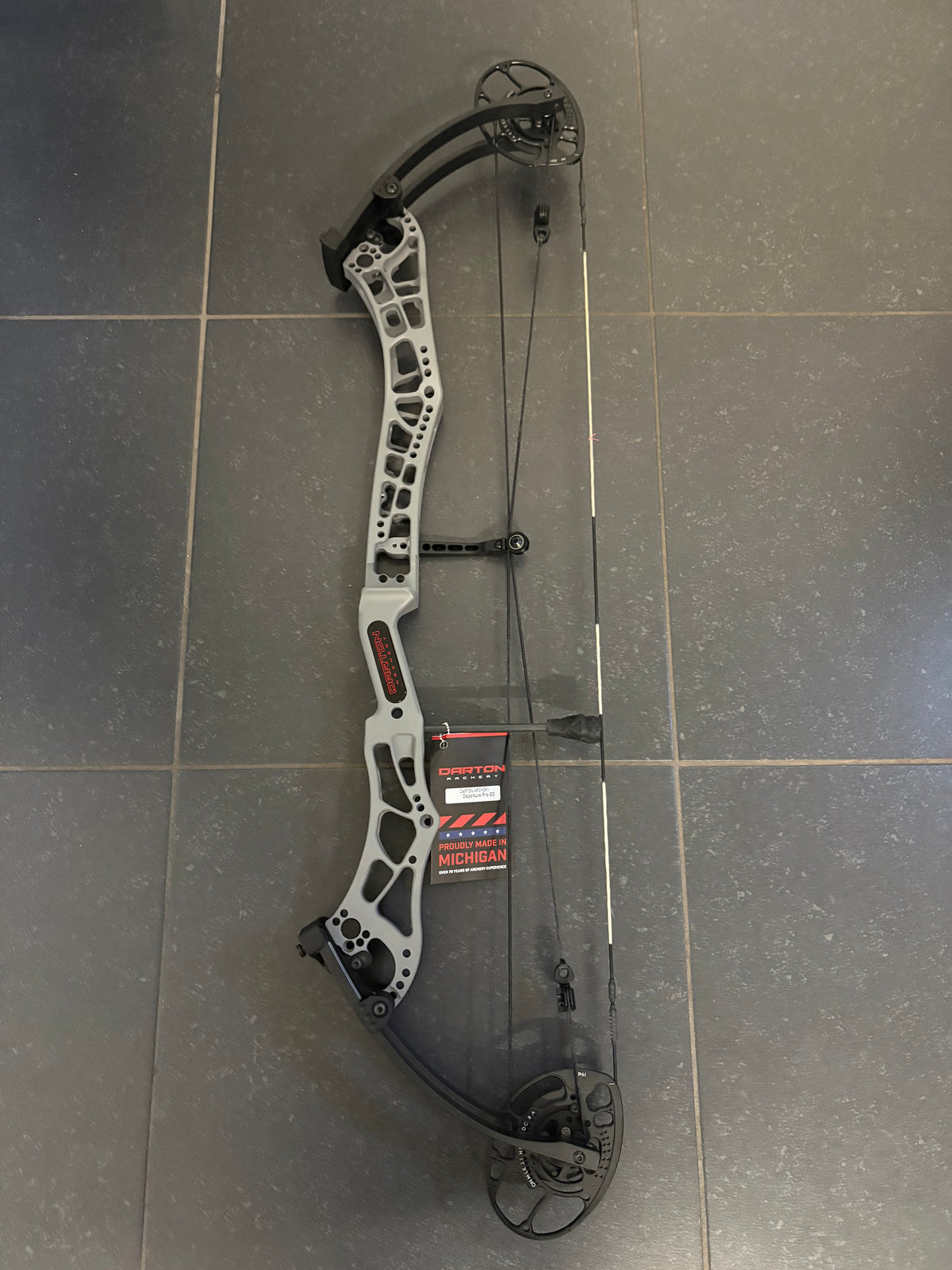 Darton Departure Pro SD Compound Bow RH/LH Stone Grey 50-60 lbs - NEW