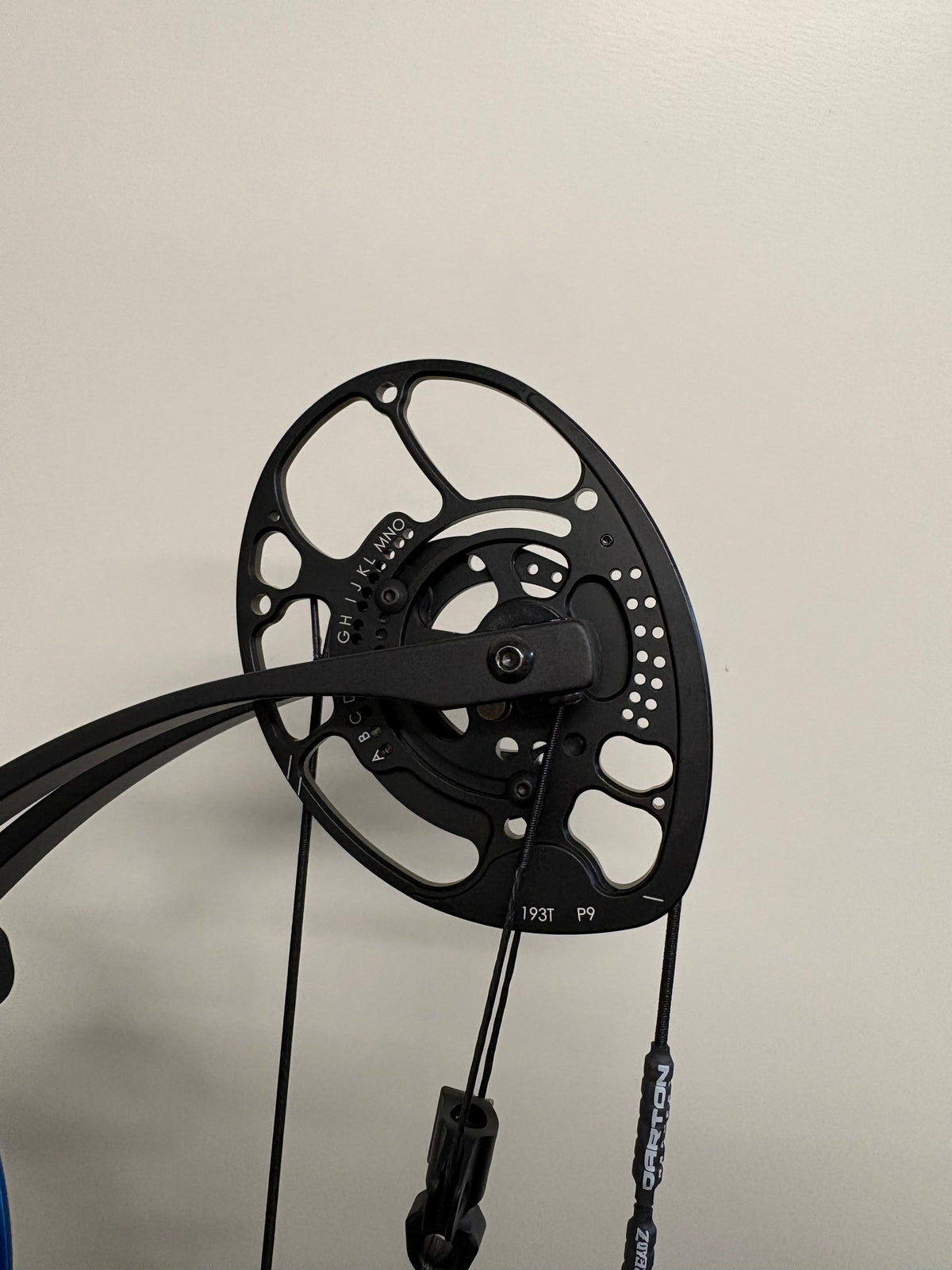 Darton Exodus Pro SD Compound Bow RH/LH Candy Blue 50-60 lbs - NEW