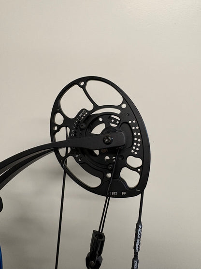 Darton Exodus Pro SD Compound Bow RH/LH Candy Blue 50-60 lbs - NEW