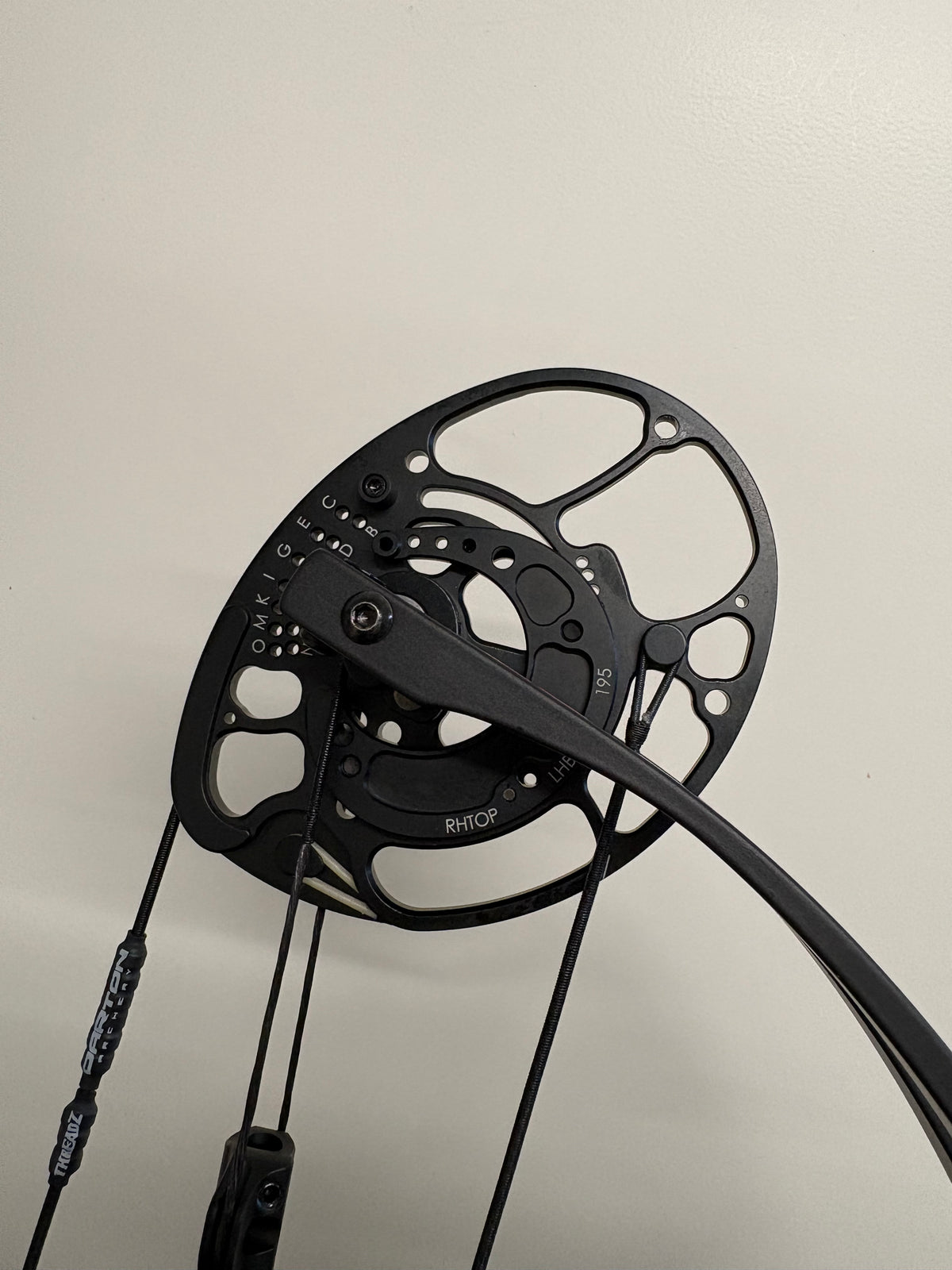 Darton Exodus Pro SD Compound Bow RH/LH Matte Black 50-60 lbs - NEW