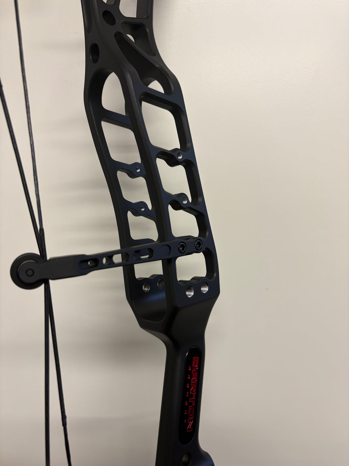 Darton Exodus Pro SD Compound Bow RH/LH Matte Black 50-60 lbs - NEW