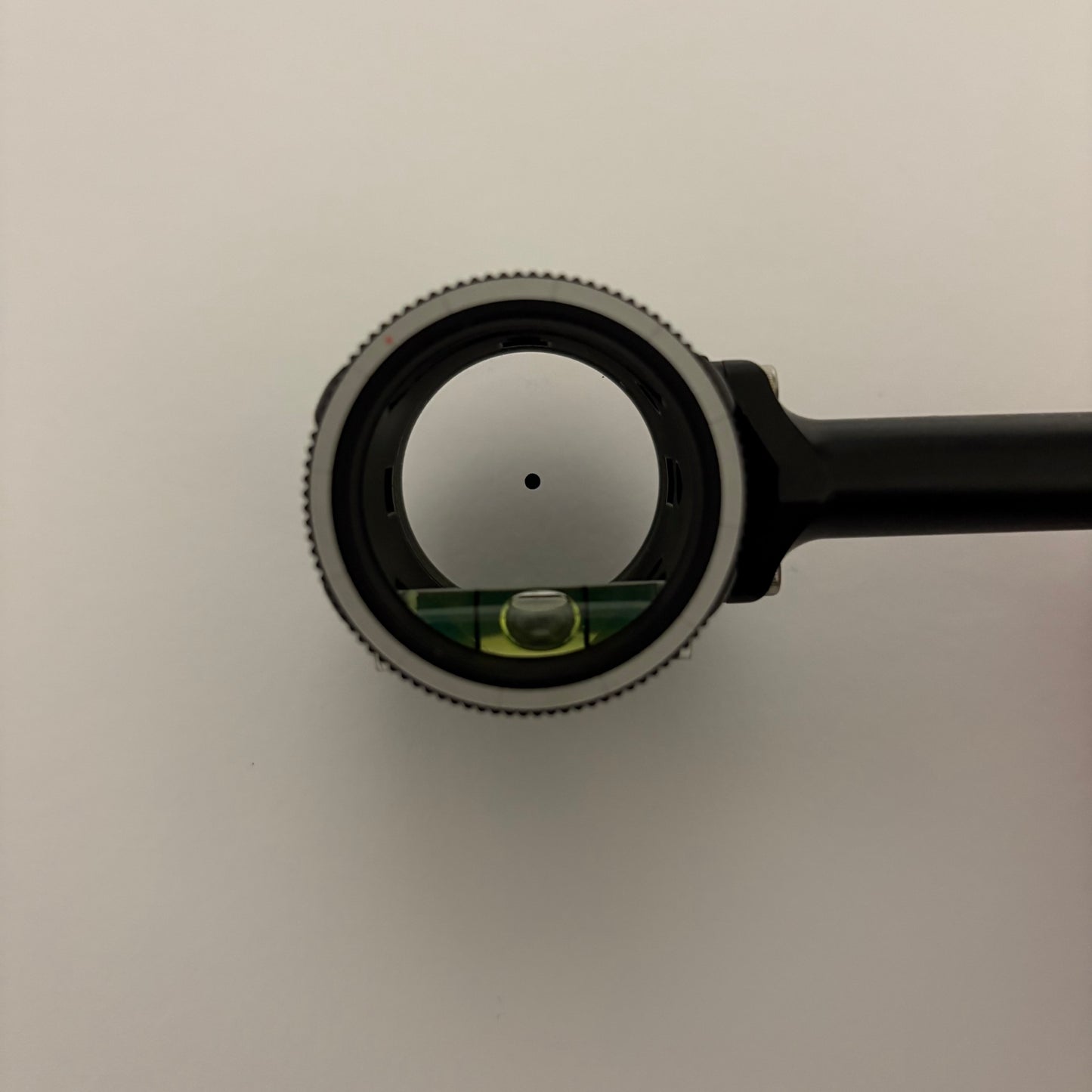 Axcel AVX31 Compound Scope RH Black 4x Clear Target Doc's Choice Lens - Used (#OB170)