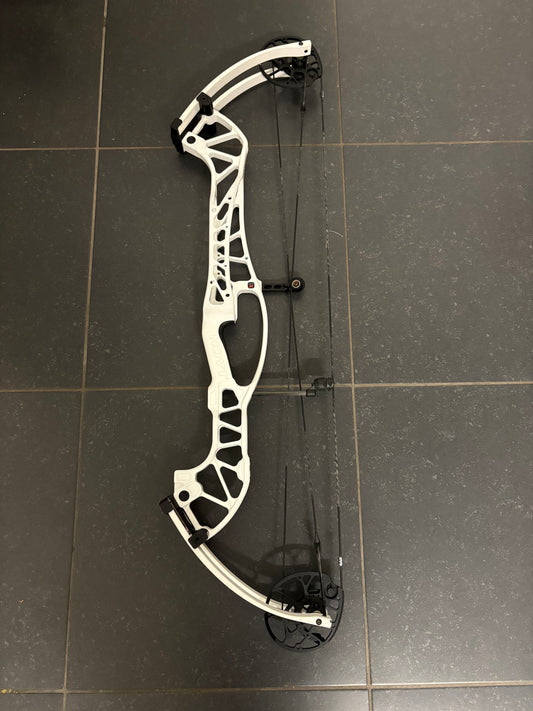 Hoyt Concept X 37 Compound Bow RH CDM White - Used
