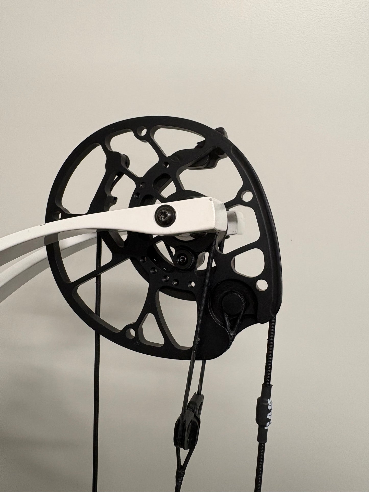 Hoyt Concept X 37 Compound Bow RH CDM White - Used