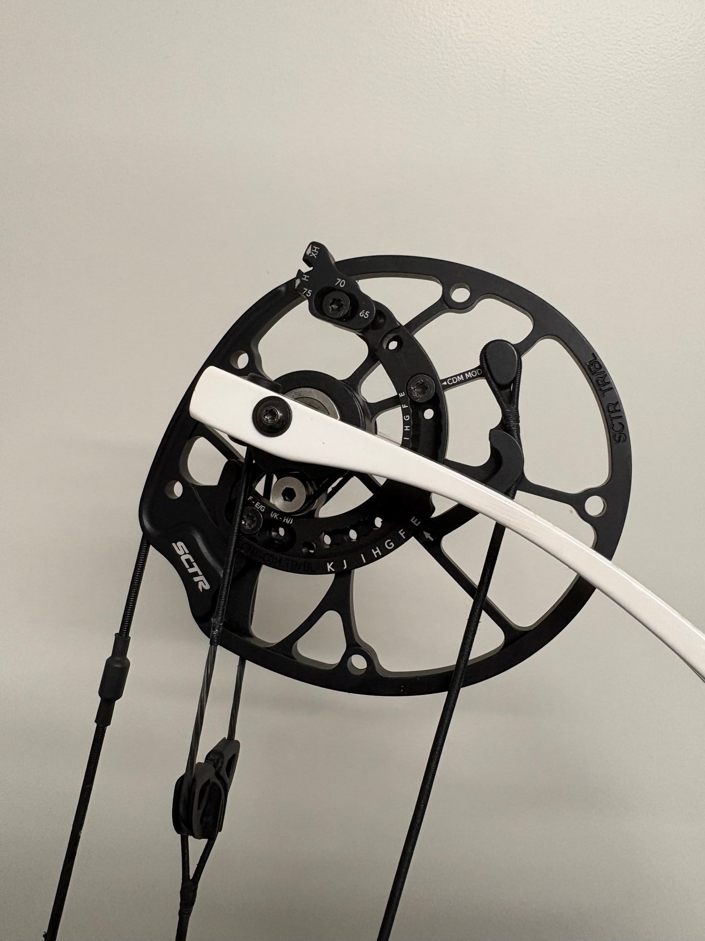 Hoyt Concept X 37 Compound Bow RH CDM White - Used