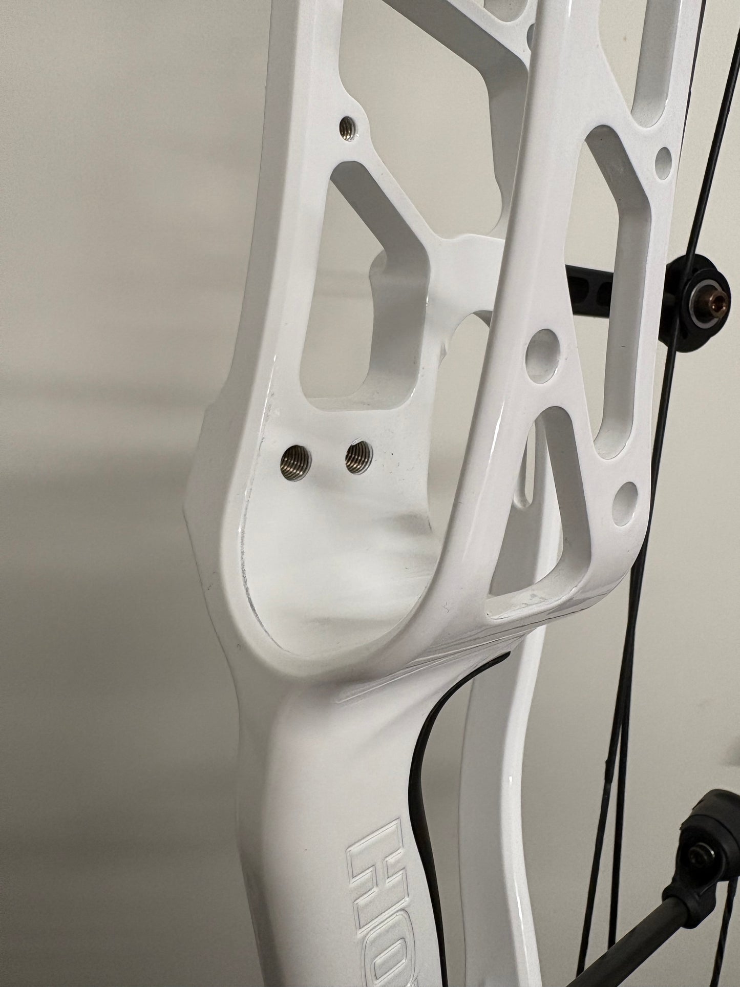 Hoyt Concept X 37 Compound Bow RH CDM White - Used