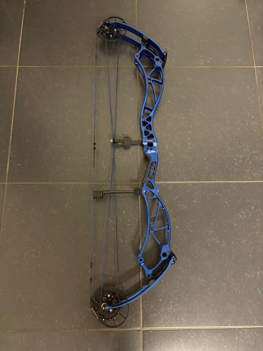 Bowtech Reckoning 38 Compound Bow LH Blue 40-50 lbs - Used