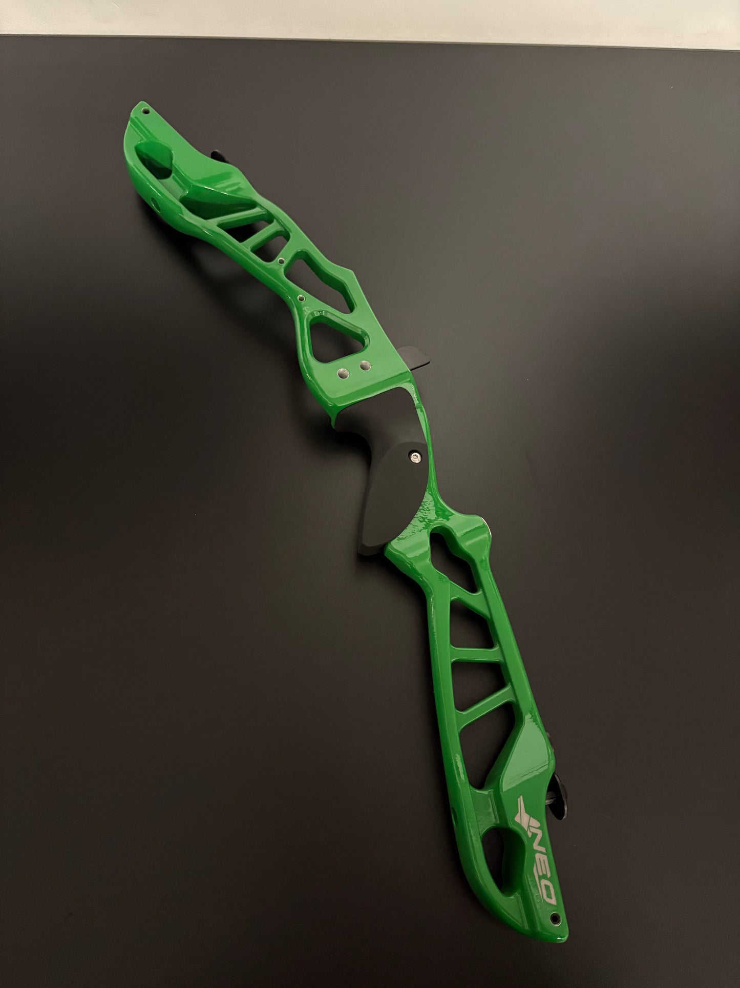 Sebastien Flute Riser Neo ILF RH Green 25'' - Show Model