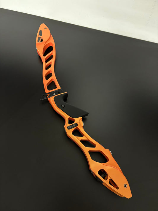 Hoyt Riser GMX3 ILF RH Orange 25'' - Used