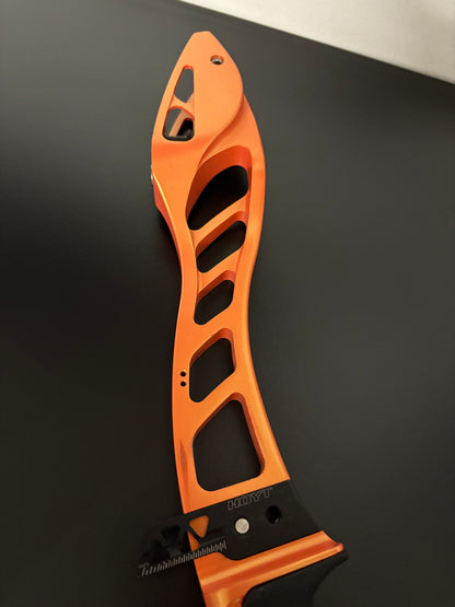 Hoyt Riser GMX3 ILF RH Orange 25'' - Used