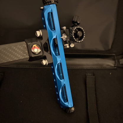Axcel Achieve XP Recurve Sight RH Blue 9'' - Used (#OR64)