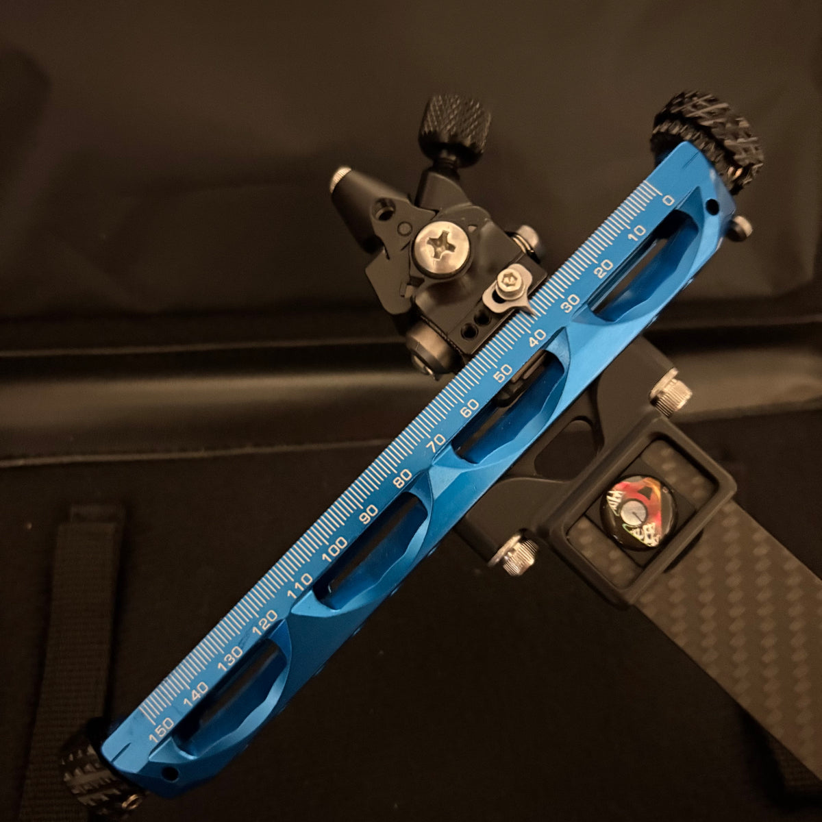 Axcel Achieve XP Recurve Sight RH Blue 9'' - Used (#OR64)