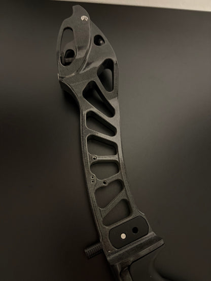 Hoyt Riser Exceed 2 ILF RH Skeeter 27 inch - Show Model